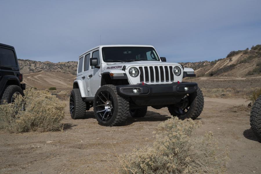  Jeep Wrangler Rubicon on Forgiato Wheels (FLOW Terra 001) 2018 года  (фото 1 из 3)